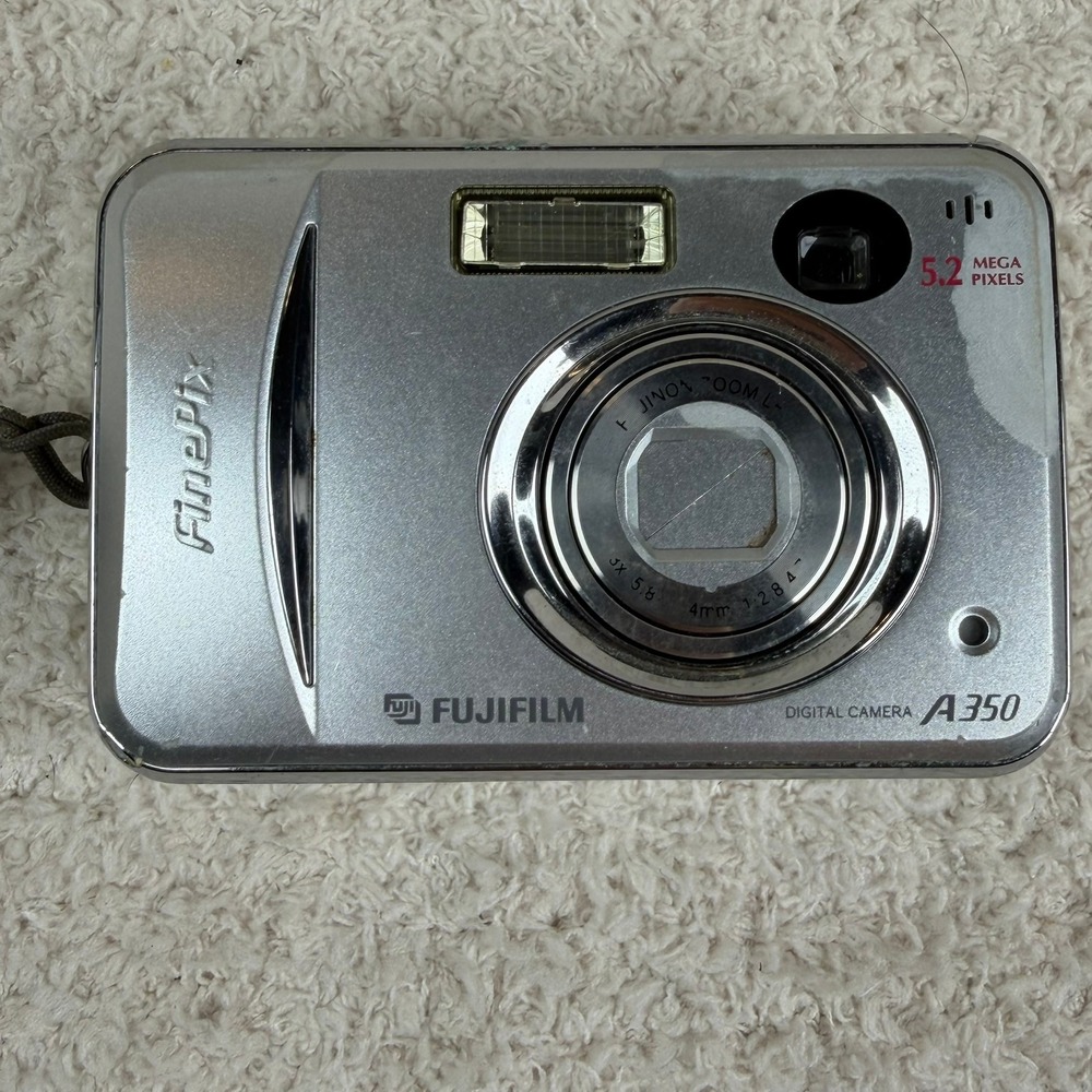 Fujifilm FinePix A350 Digital Camera Silver 5.2MP 3x Zoom AS-IS Parts Repair